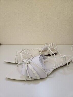 I.N.C. International Concepts Kharmaa White Lace-up Flat Sandals NIB 9